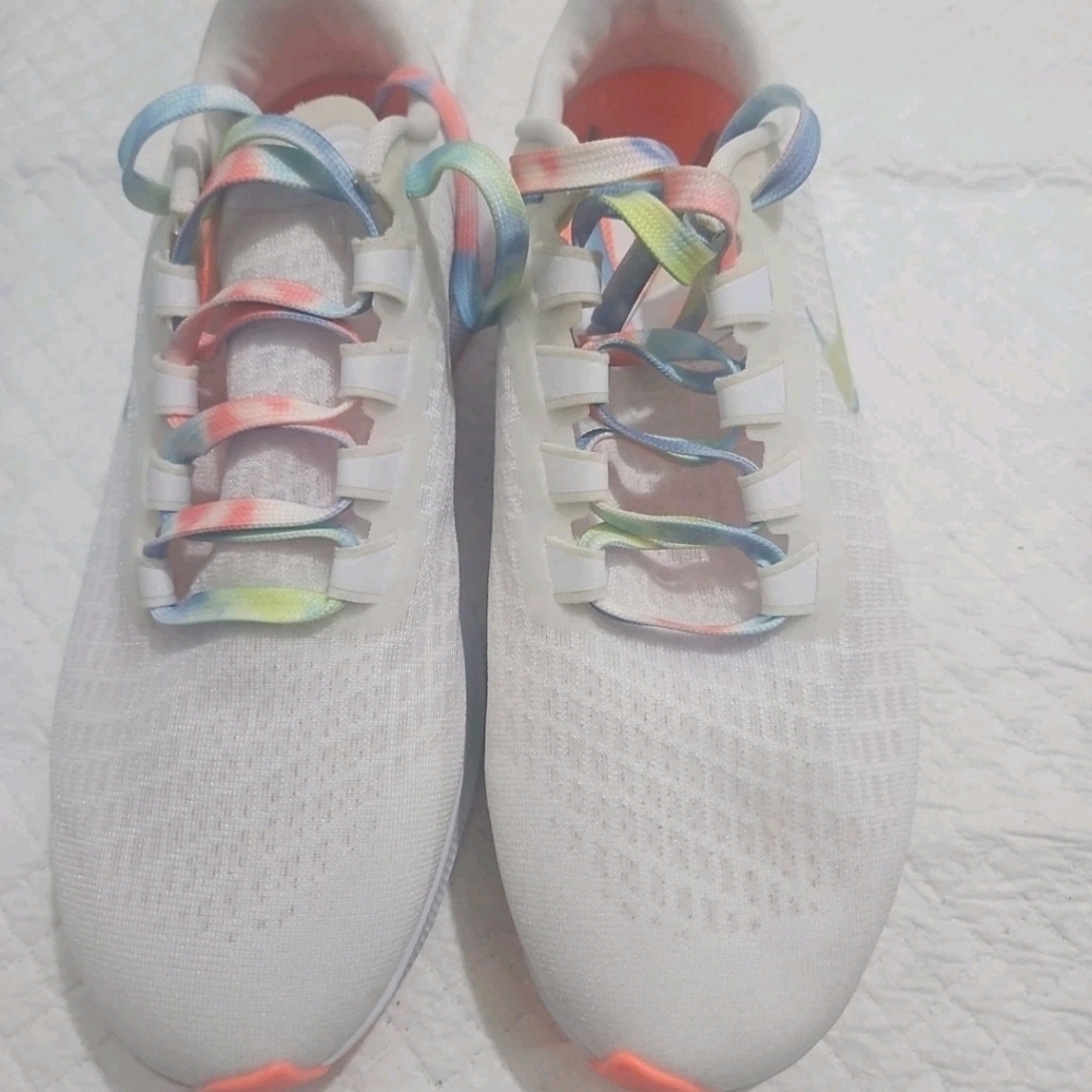 Nike Women's Air Zoom Pegasus Multicolor Laces